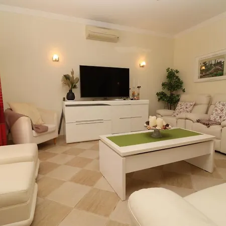 Villa Joia - 3 Bedroom With Swimming Pool In Boliqueime, Near Vilamoura, Algarve