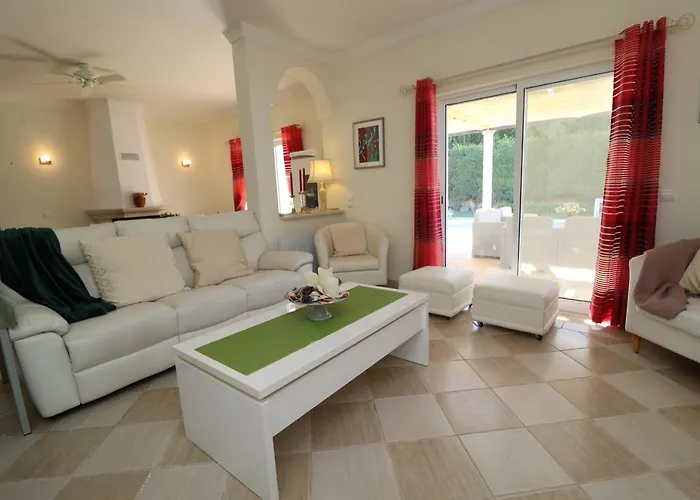 Joia - 3 Bedroom With Swimming Pool In Boliqueime, Near Vilamoura, Algarve فيلة *